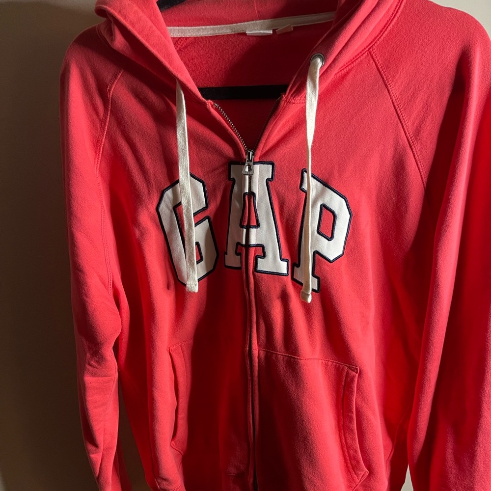 women’s GAP logo zip up hoodie